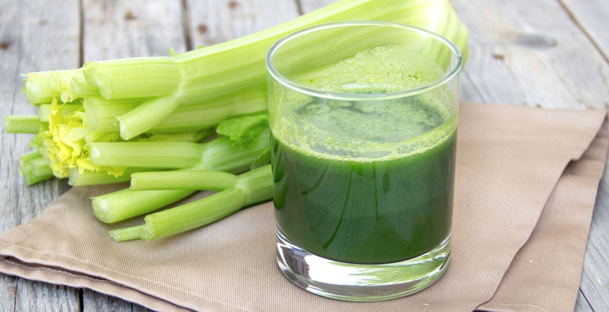 An empty stomach consumes celery juice for its health benefits